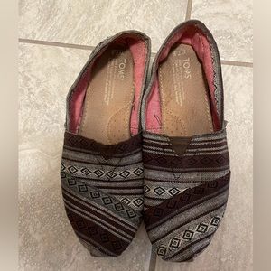TOMS size 7.5